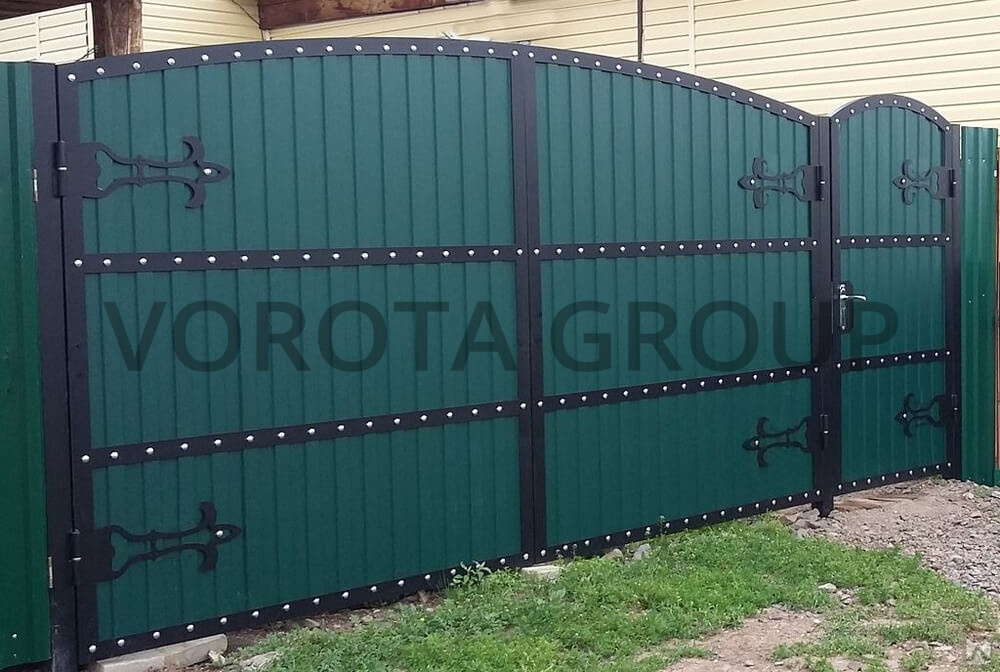 Распашные ворота из профнастила Doorhan зеленые 3000х1800